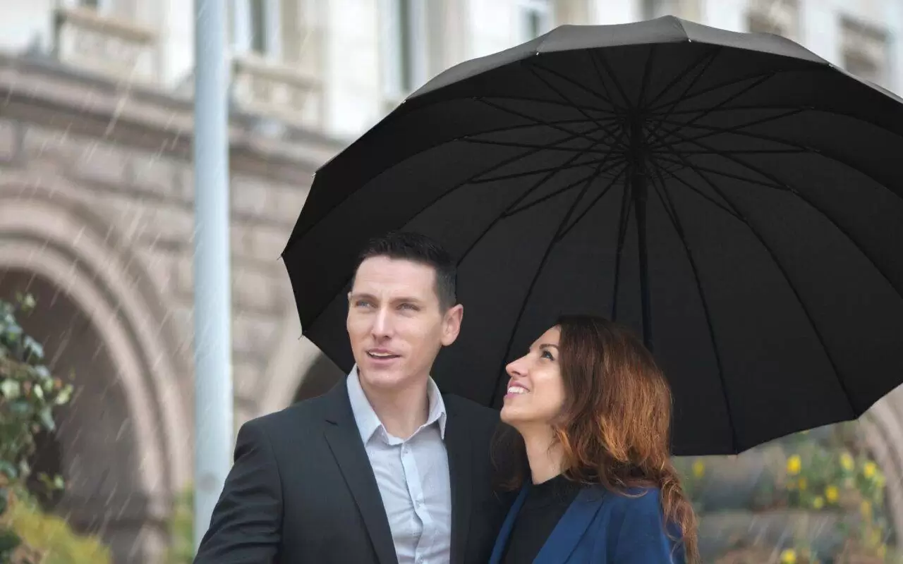 Large umbrella for 2 person black